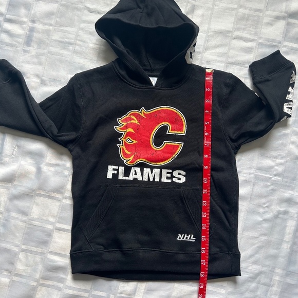 Might Wear Sports Calgary Flames Pull Over Black and Red Hoodie - Picture 5 of 10